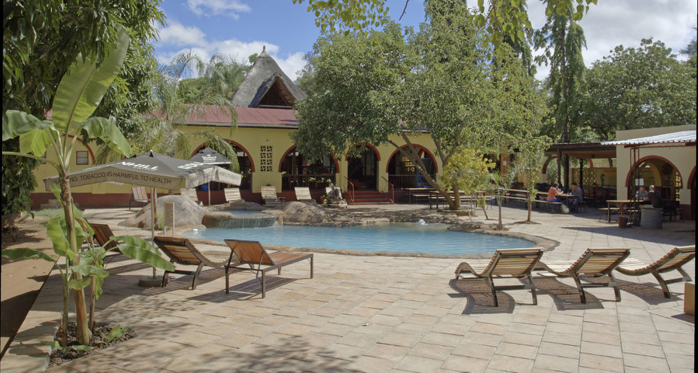 Jollyboys Backpackers Hostel ลิฟวิงสโตน ภายนอก รูปภาพ