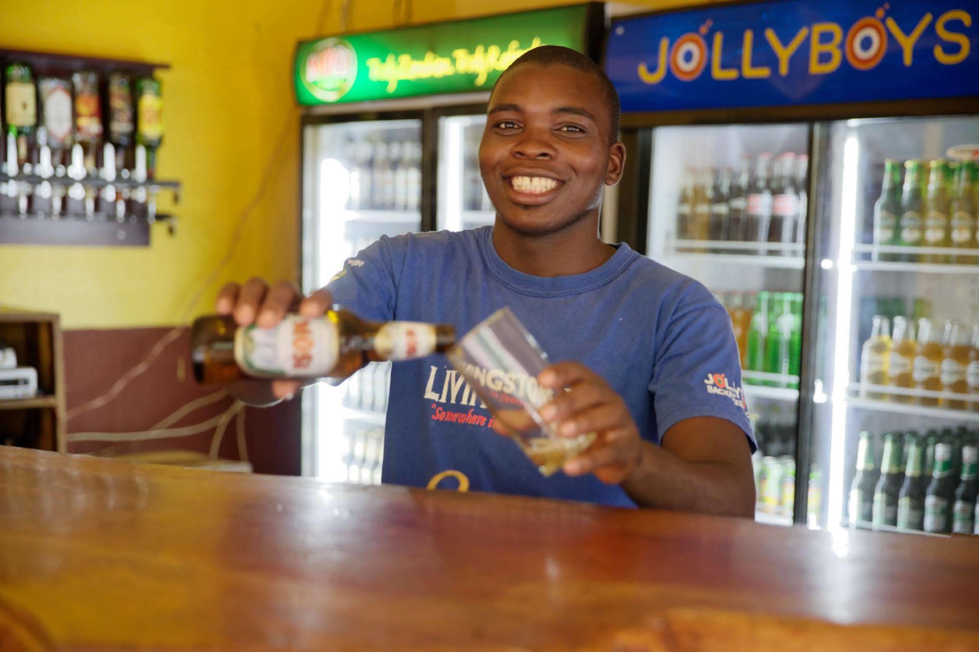 Jollyboys Backpackers Hostel ลิฟวิงสโตน ภายนอก รูปภาพ