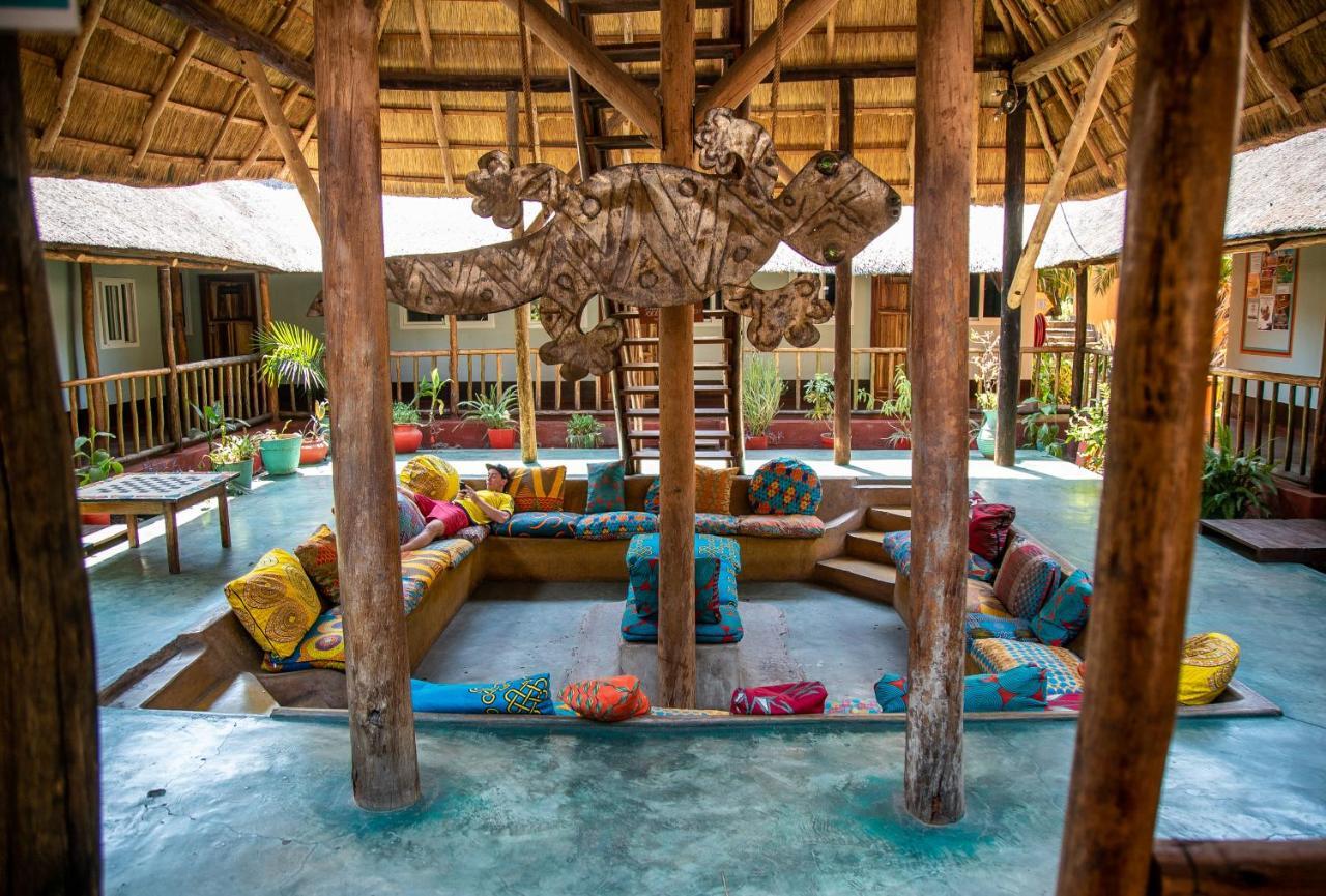 Jollyboys Backpackers Hostel ลิฟวิงสโตน ภายนอก รูปภาพ