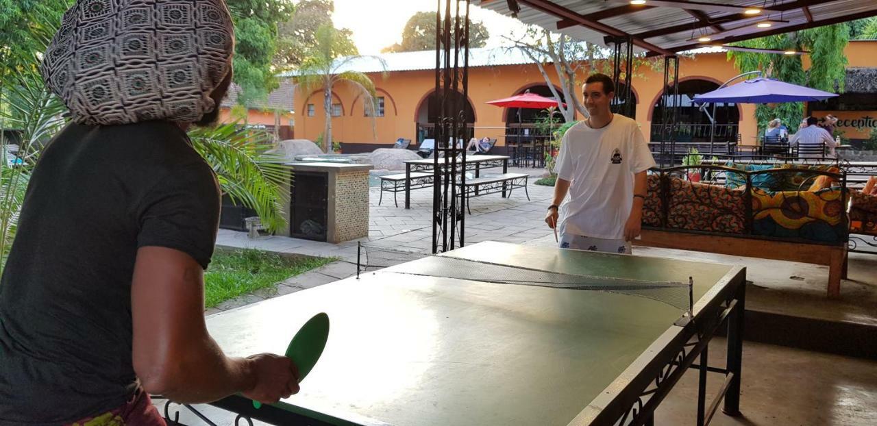 Jollyboys Backpackers Hostel ลิฟวิงสโตน ภายนอก รูปภาพ