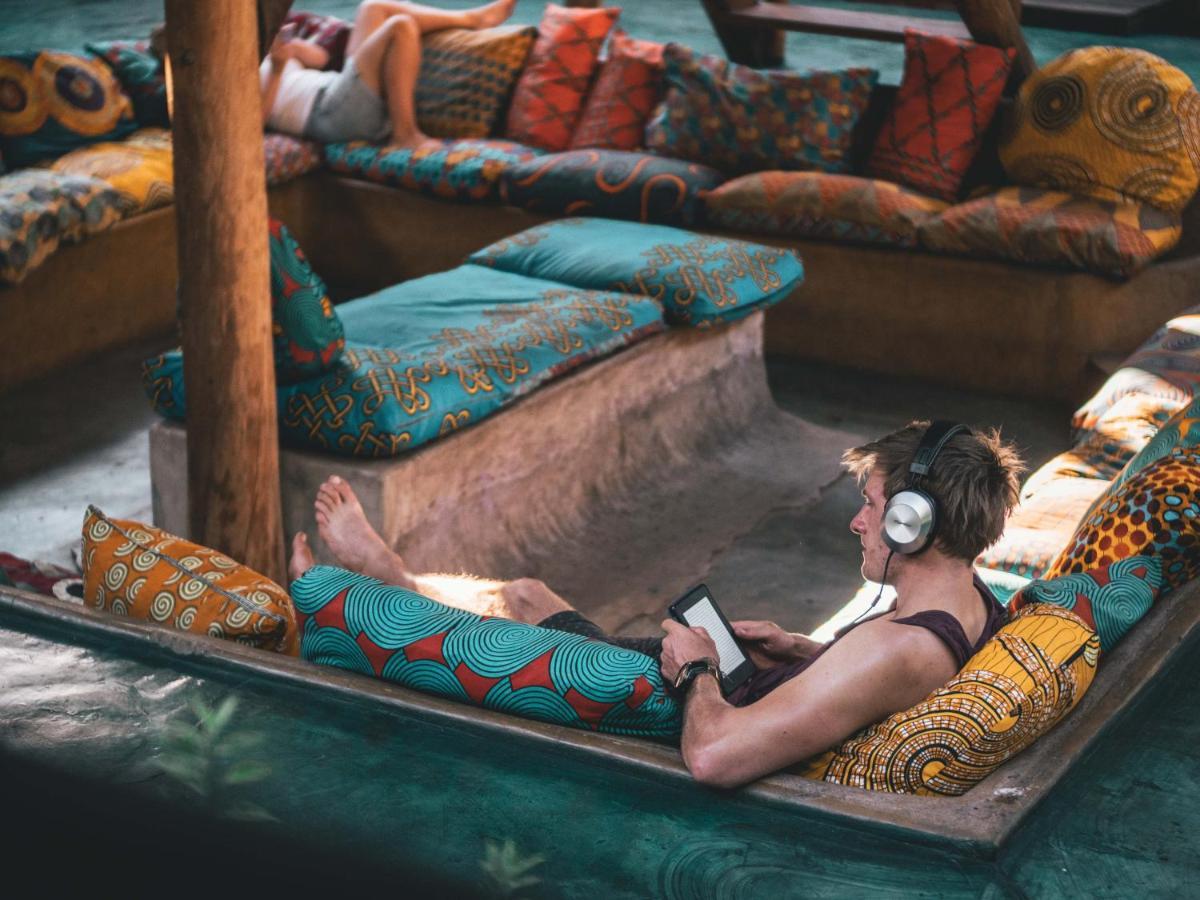 Jollyboys Backpackers Hostel ลิฟวิงสโตน ภายนอก รูปภาพ